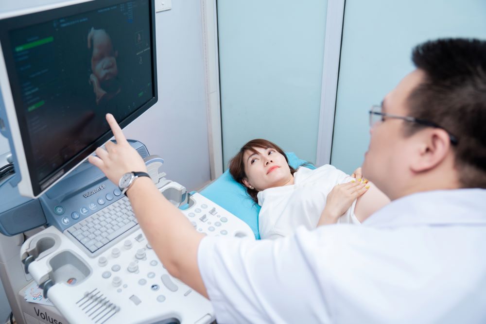 Mẹ bầu mang thai từ tuần thứ 9 trở đi nên thực hiện sàng lọc dị tật thai nhi sớm