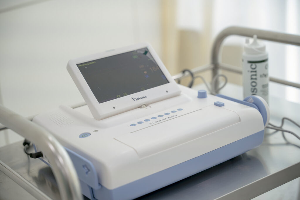 Mẹ bầu khi phát hiện dấu hiệu bất thường nên làm monitoring sản khoa