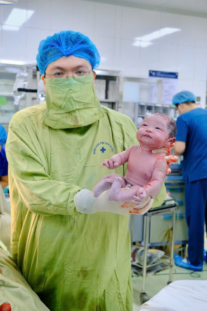 Mẹ bầu có thể đặt lịch đỡ đẻ/ mổ đẻ chủ động cùng bác sĩ Diệp