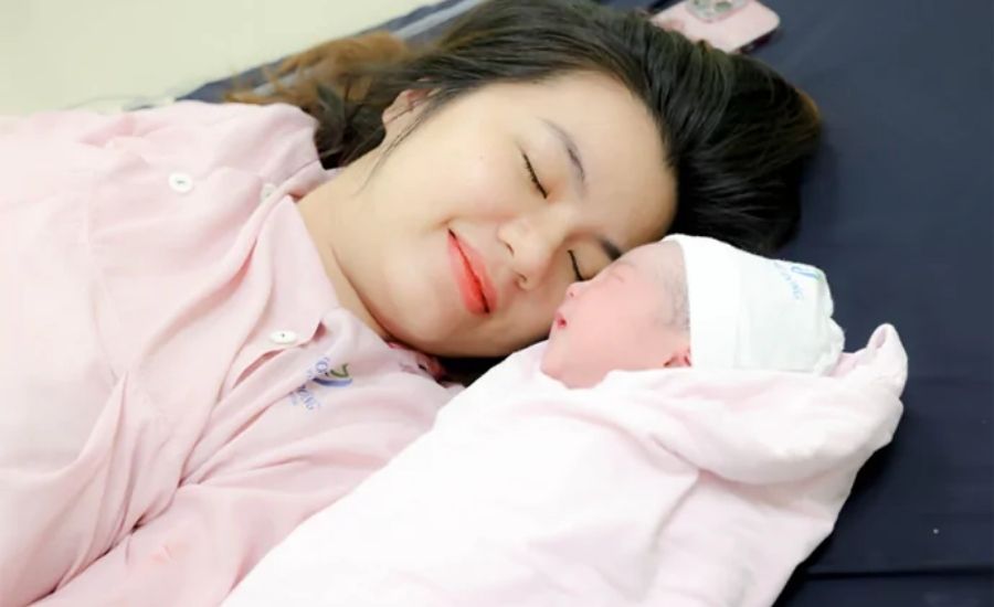 Sản phụ sinh thường hay sinh mổ sẽ cần chăm sóc khác nhau